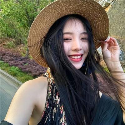 属于她们的片刻